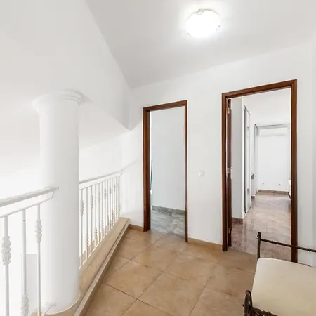 בית נופש Orada By Interhome