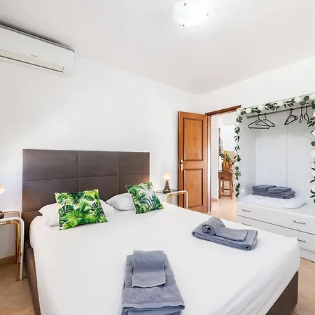 Orada By Interhome